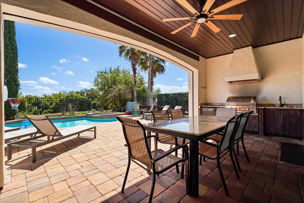 For Sale: $950,000 (5 beds, 4 baths, 3273 Square Feet)
