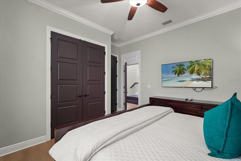 For Sale: $950,000 (5 beds, 4 baths, 3273 Square Feet)