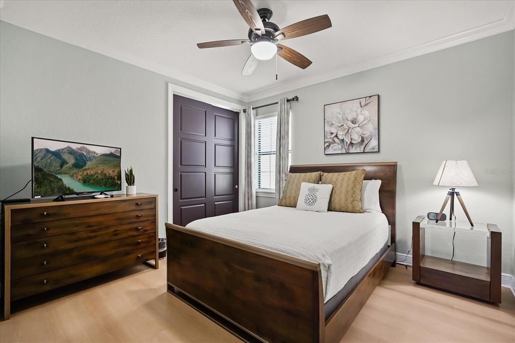 For Sale: $950,000 (5 beds, 4 baths, 3273 Square Feet)