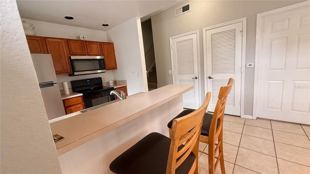 For Rent: $1,950 (4 beds, 3 baths, 1470 Square Feet)