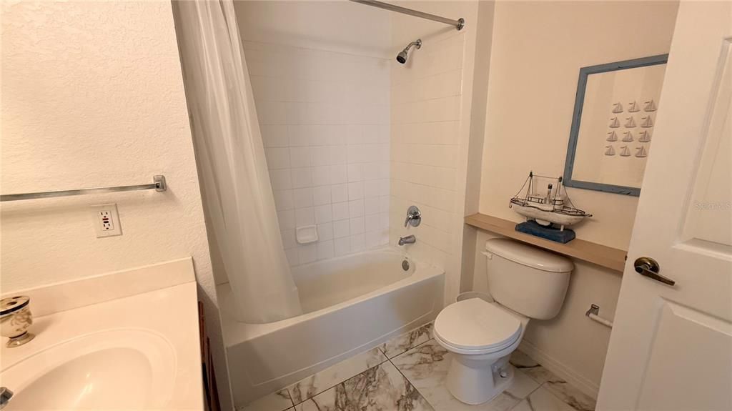 For Rent: $1,950 (4 beds, 3 baths, 1470 Square Feet)