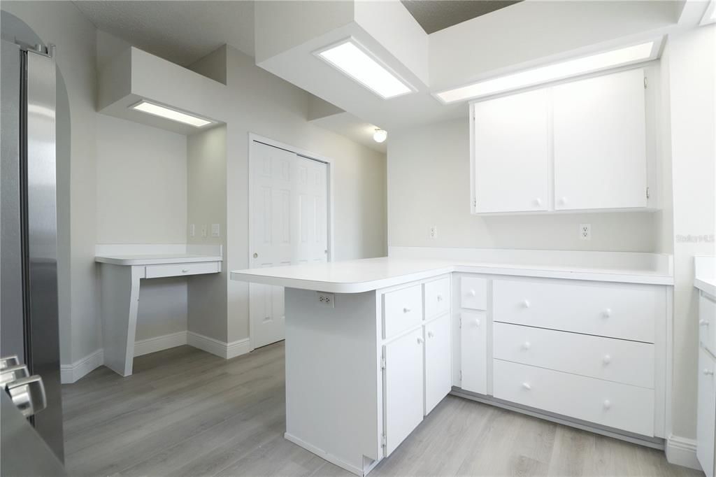 For Rent: $2,100 (2 beds, 2 baths, 1571 Square Feet)