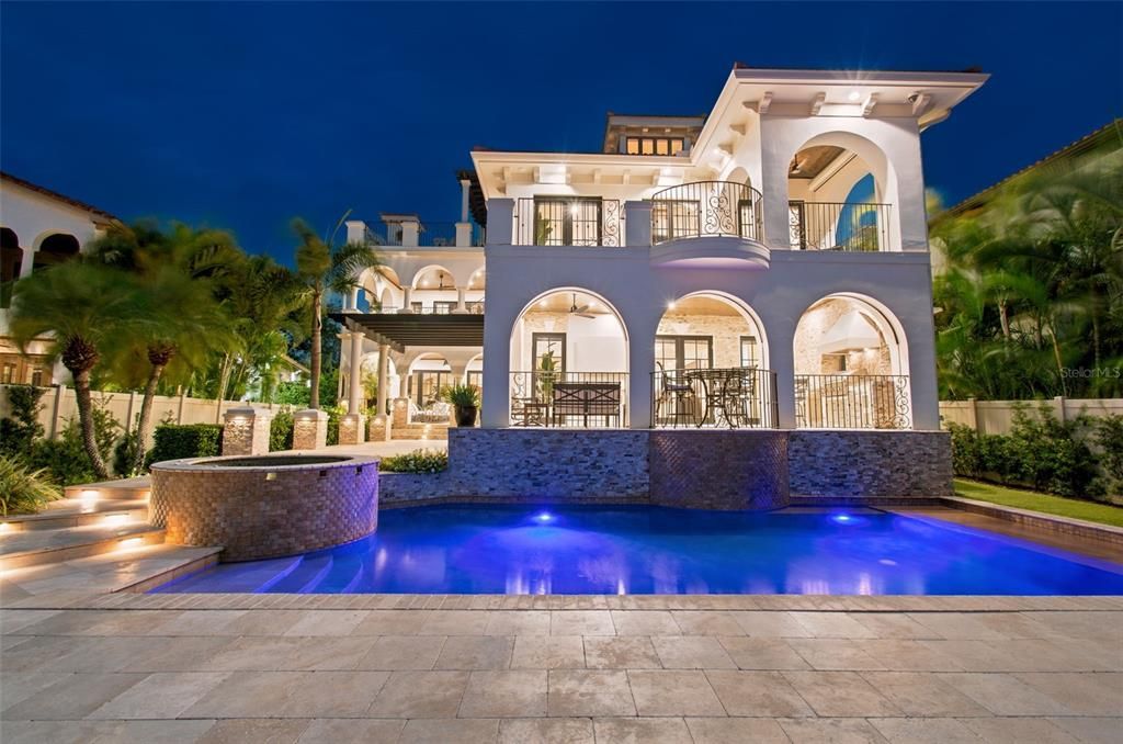 На продажу: $6,995,000 (5 спален, 6 ванн, 7828 Квадратных фут)