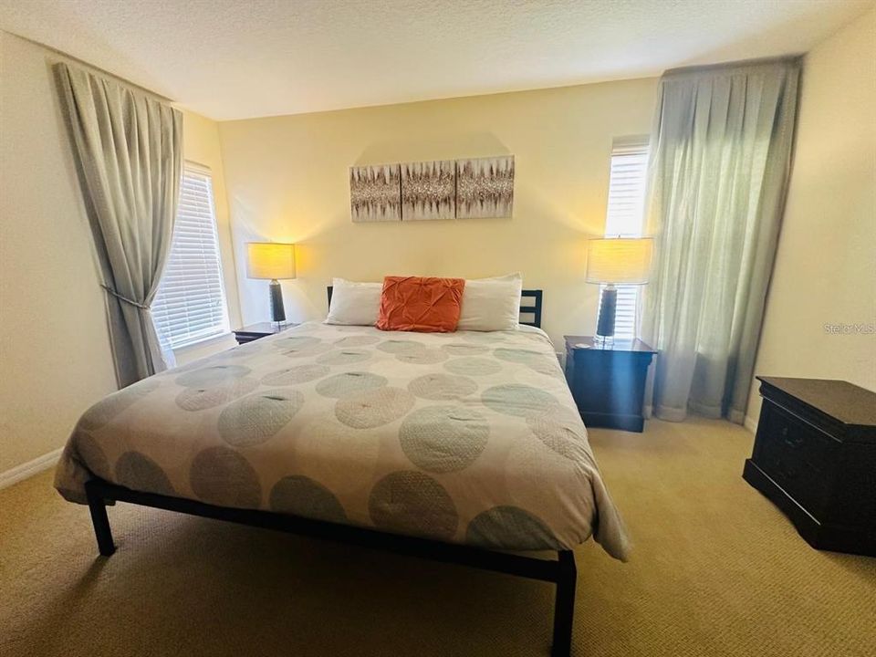 For Rent: $3,250 (6 beds, 5 baths, 3512 Square Feet)