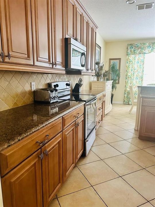 For Rent: $3,250 (6 beds, 5 baths, 3512 Square Feet)