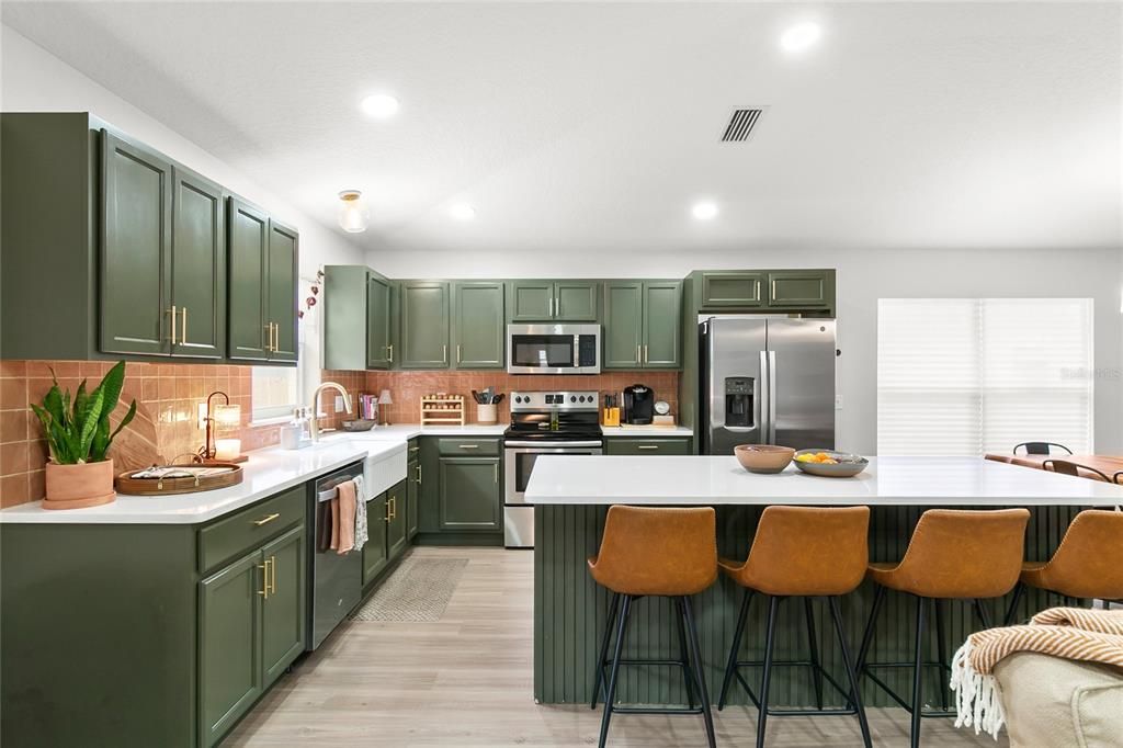 For Sale: $389,000 (3 beds, 2 baths, 1462 Square Feet)