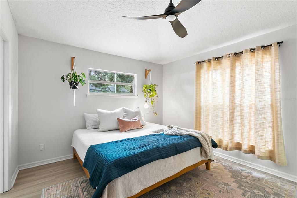For Sale: $389,000 (3 beds, 2 baths, 1462 Square Feet)