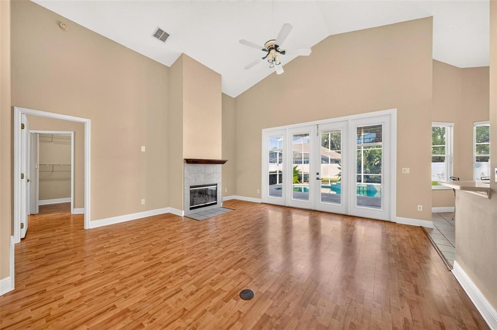 For Sale: $555,000 (3 beds, 2 baths, 1896 Square Feet)