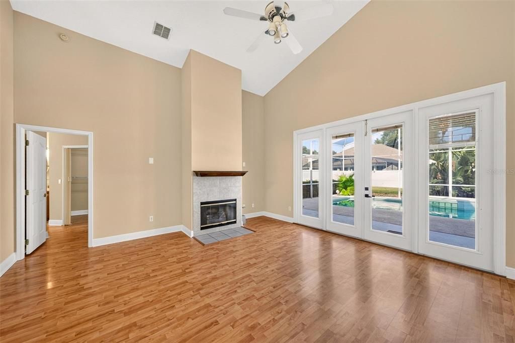 For Sale: $555,000 (3 beds, 2 baths, 1896 Square Feet)