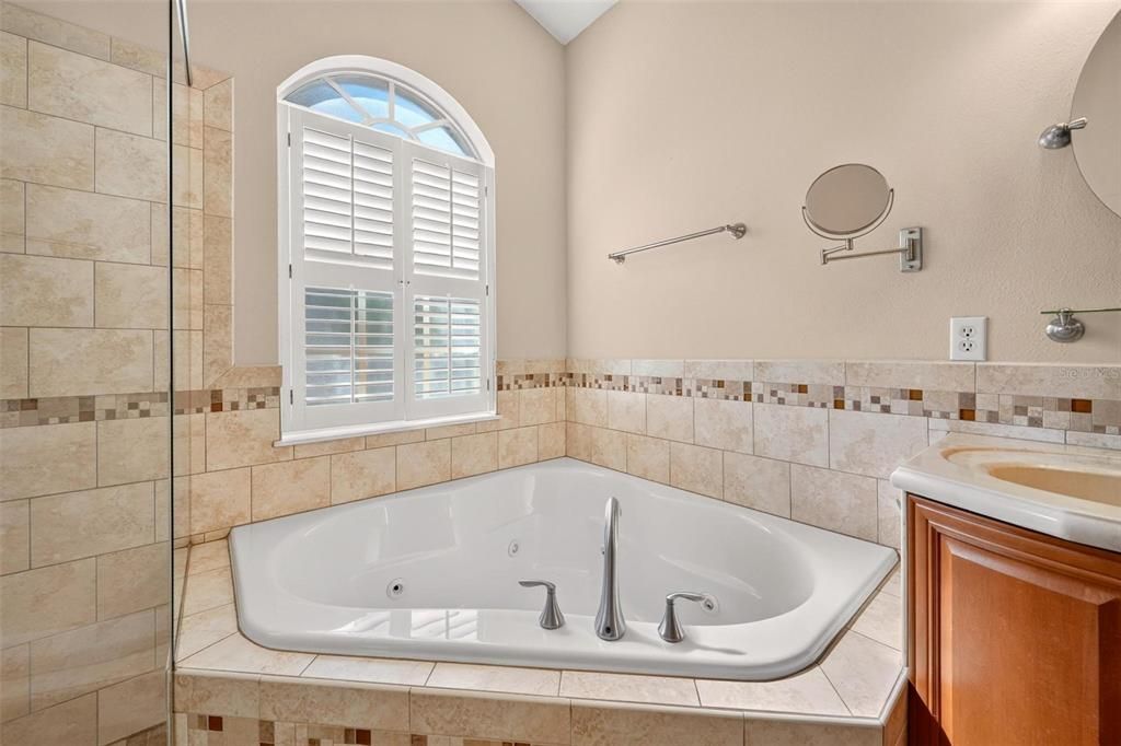 For Sale: $555,000 (3 beds, 2 baths, 1896 Square Feet)