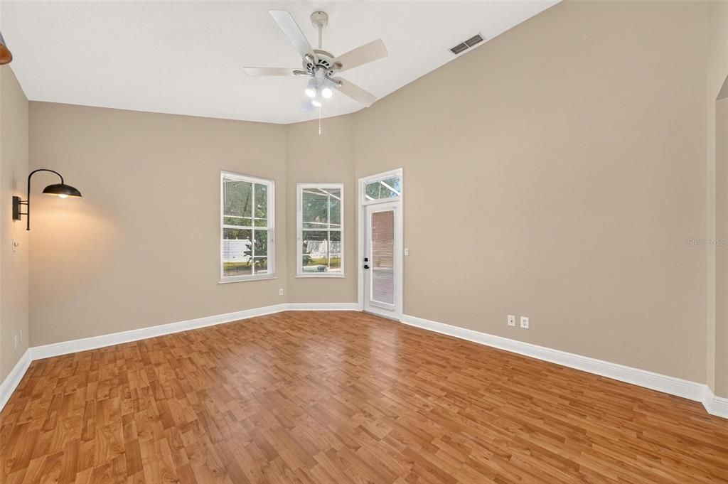 For Sale: $555,000 (3 beds, 2 baths, 1896 Square Feet)