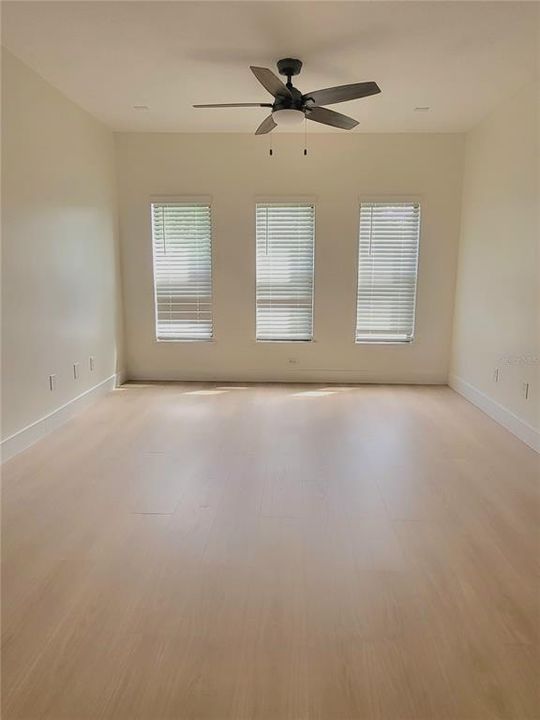 For Rent: $2,200 (3 beds, 2 baths, 1464 Square Feet)