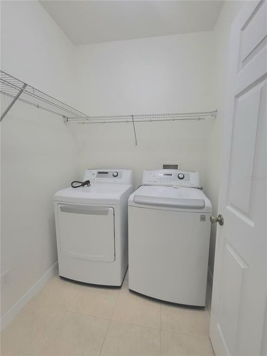 For Rent: $2,200 (3 beds, 2 baths, 1464 Square Feet)