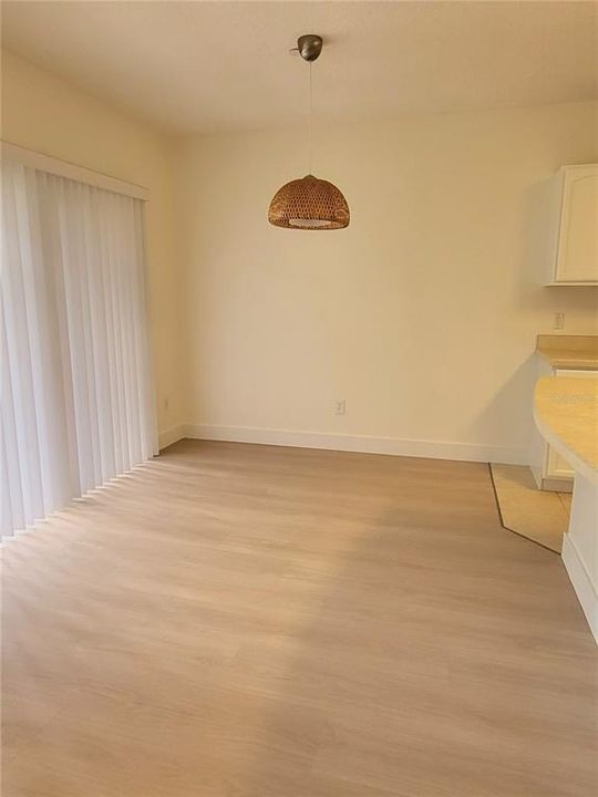 For Rent: $2,200 (3 beds, 2 baths, 1464 Square Feet)