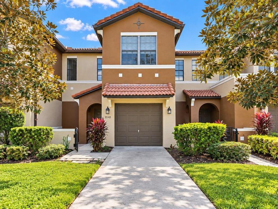 For Rent: $2,200 (3 beds, 2 baths, 1464 Square Feet)