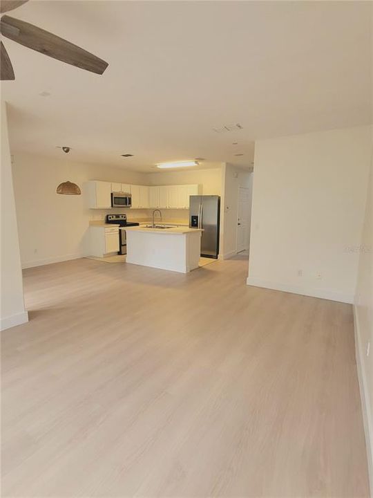 For Rent: $2,200 (3 beds, 2 baths, 1464 Square Feet)