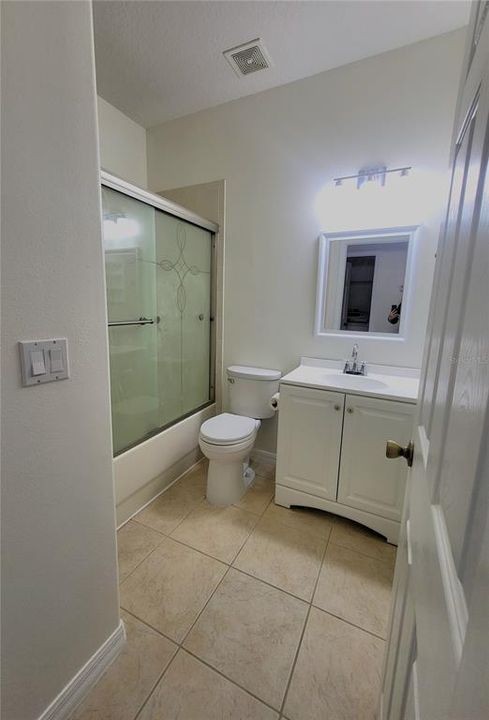 For Rent: $2,200 (3 beds, 2 baths, 1464 Square Feet)