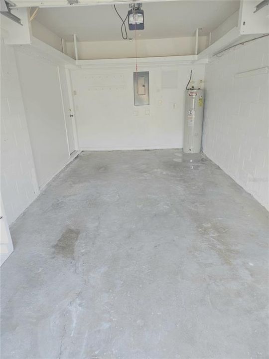 For Rent: $2,200 (3 beds, 2 baths, 1464 Square Feet)