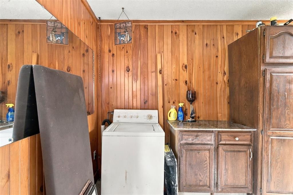 En Venta: $310,000 (3 camas, 2 baños, 2600 Pies cuadrados)