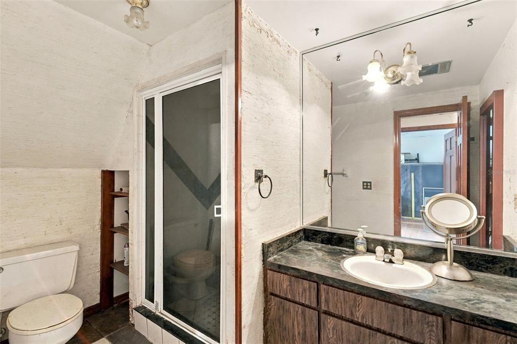 En Venta: $310,000 (3 camas, 2 baños, 2600 Pies cuadrados)