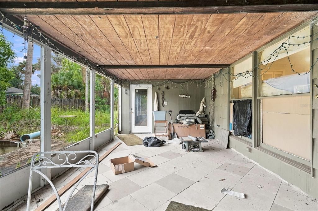 En Venta: $310,000 (3 camas, 2 baños, 2600 Pies cuadrados)
