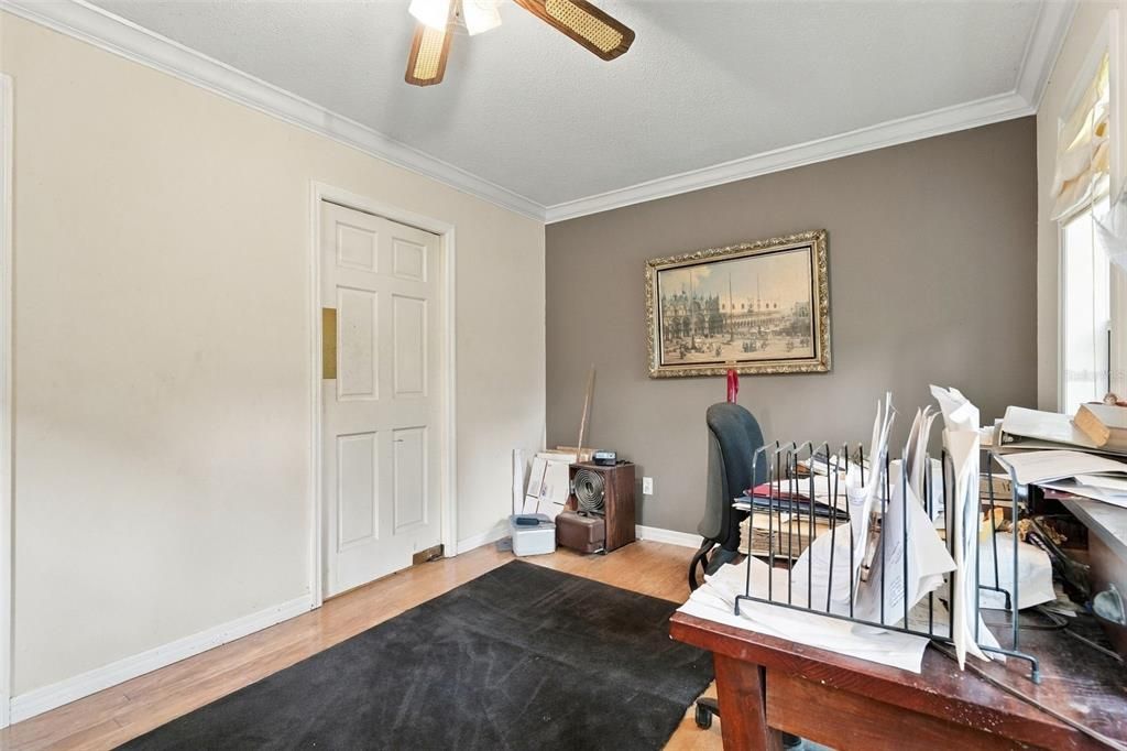 En Venta: $310,000 (3 camas, 2 baños, 2600 Pies cuadrados)