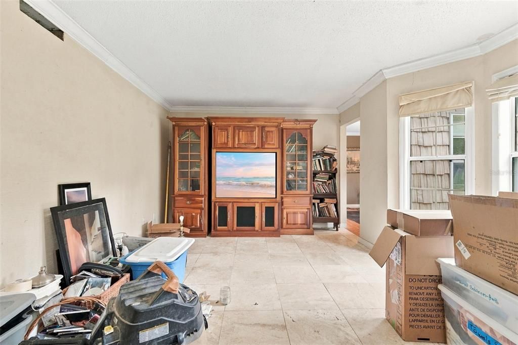 En Venta: $310,000 (3 camas, 2 baños, 2600 Pies cuadrados)
