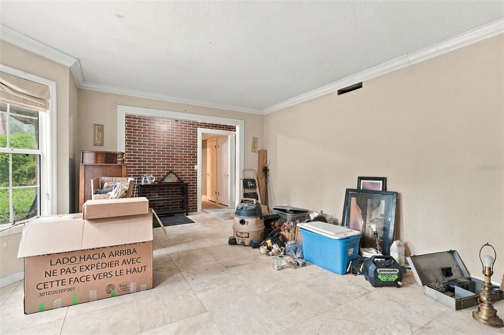 En Venta: $310,000 (3 camas, 2 baños, 2600 Pies cuadrados)