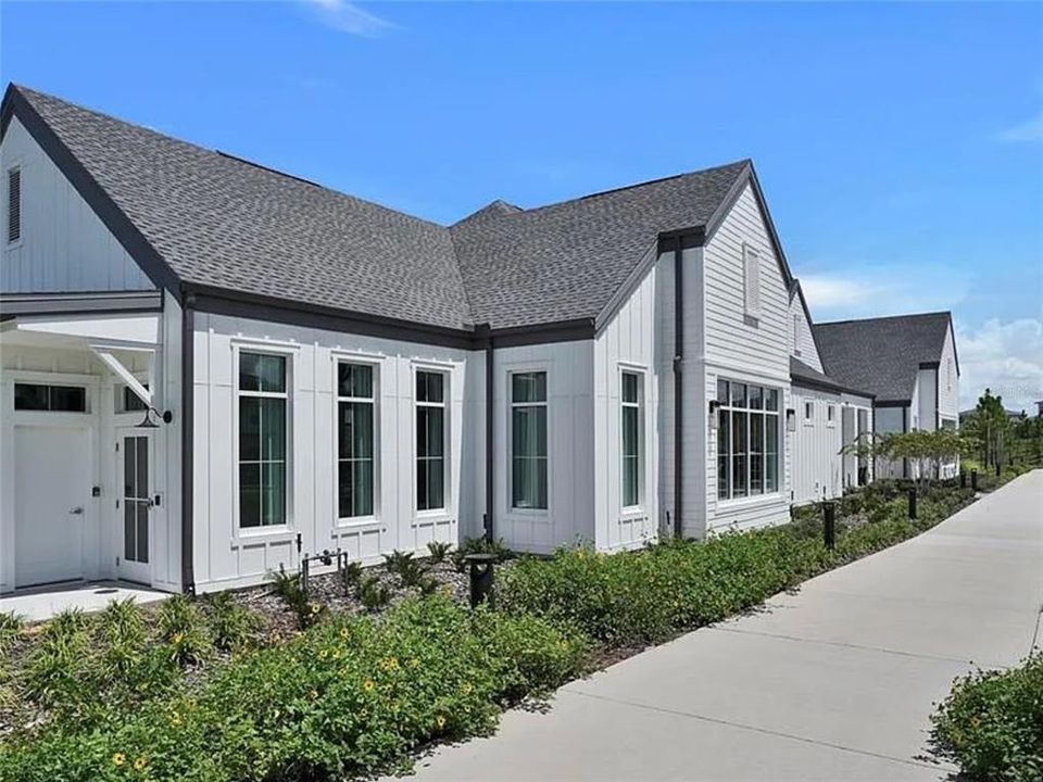 For Rent: $3,300 (4 beds, 2 baths, 1903 Square Feet)