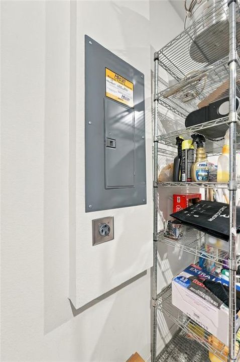For Rent: $3,300 (4 beds, 2 baths, 1903 Square Feet)