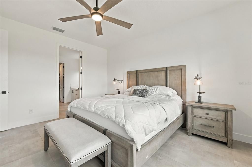 For Rent: $3,300 (4 beds, 2 baths, 1903 Square Feet)