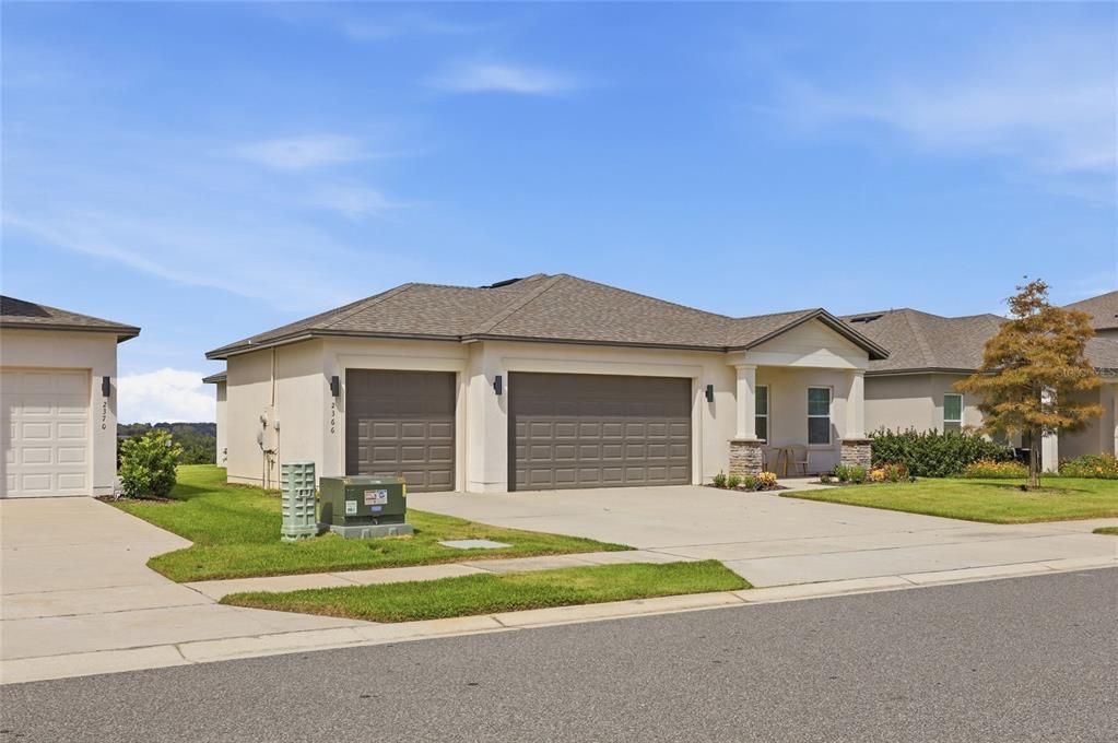 For Rent: $3,300 (4 beds, 2 baths, 1903 Square Feet)