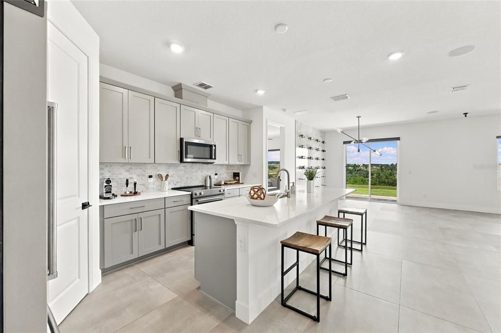 For Rent: $3,300 (4 beds, 2 baths, 1903 Square Feet)