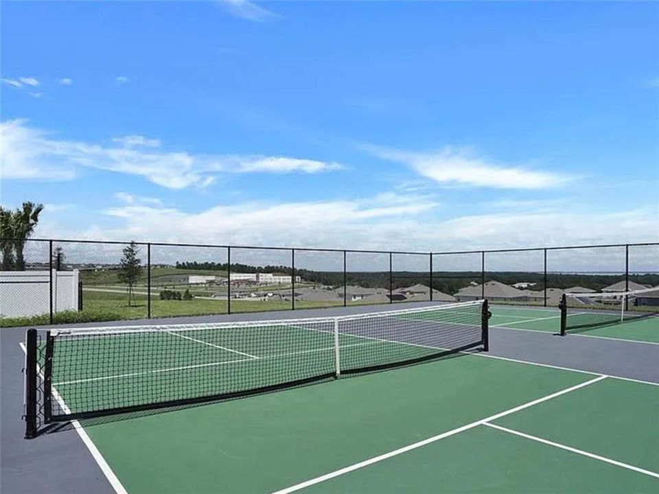 For Rent: $3,300 (4 beds, 2 baths, 1903 Square Feet)