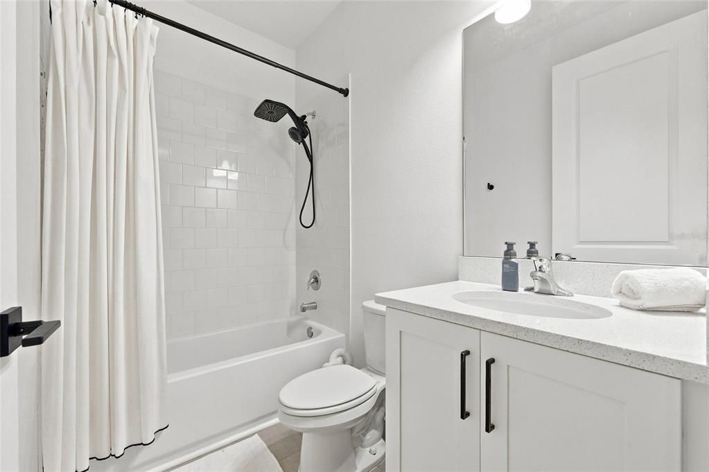 For Rent: $3,300 (4 beds, 2 baths, 1903 Square Feet)