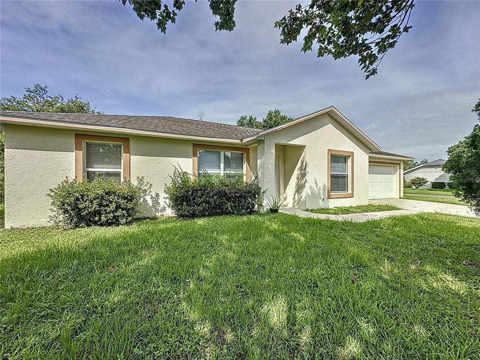 For Rent: $1,950 (3 beds, 2 baths, 1132 Square Feet)