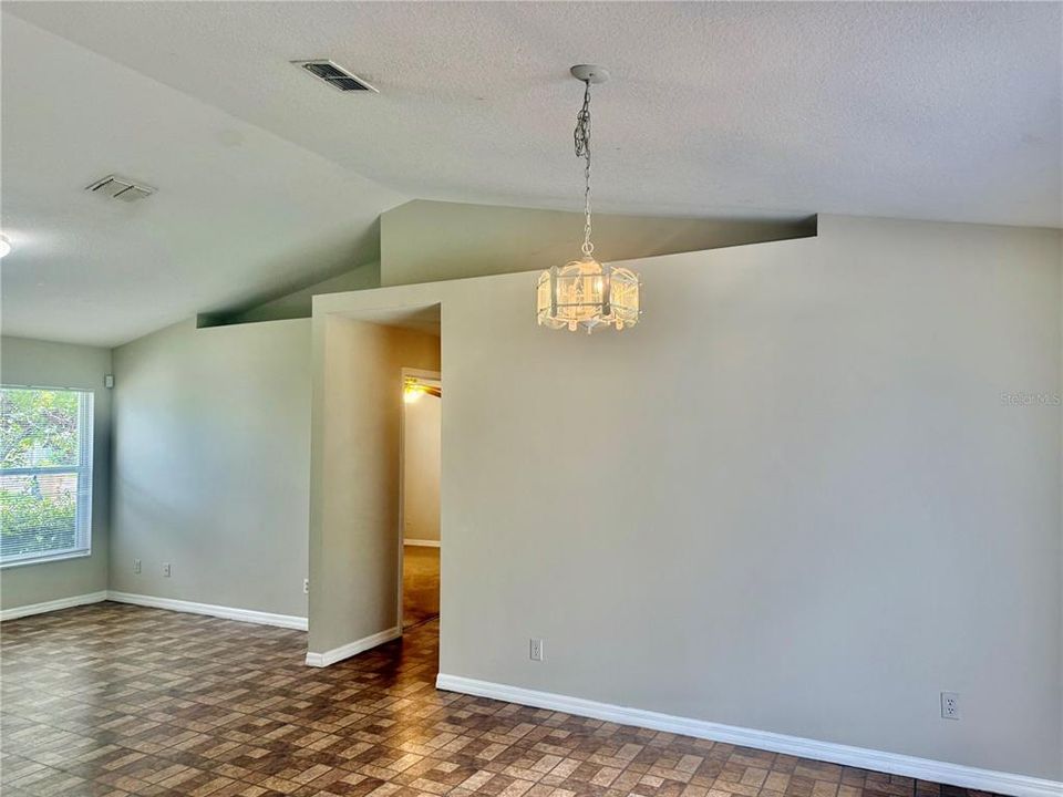 For Rent: $1,950 (3 beds, 2 baths, 1132 Square Feet)