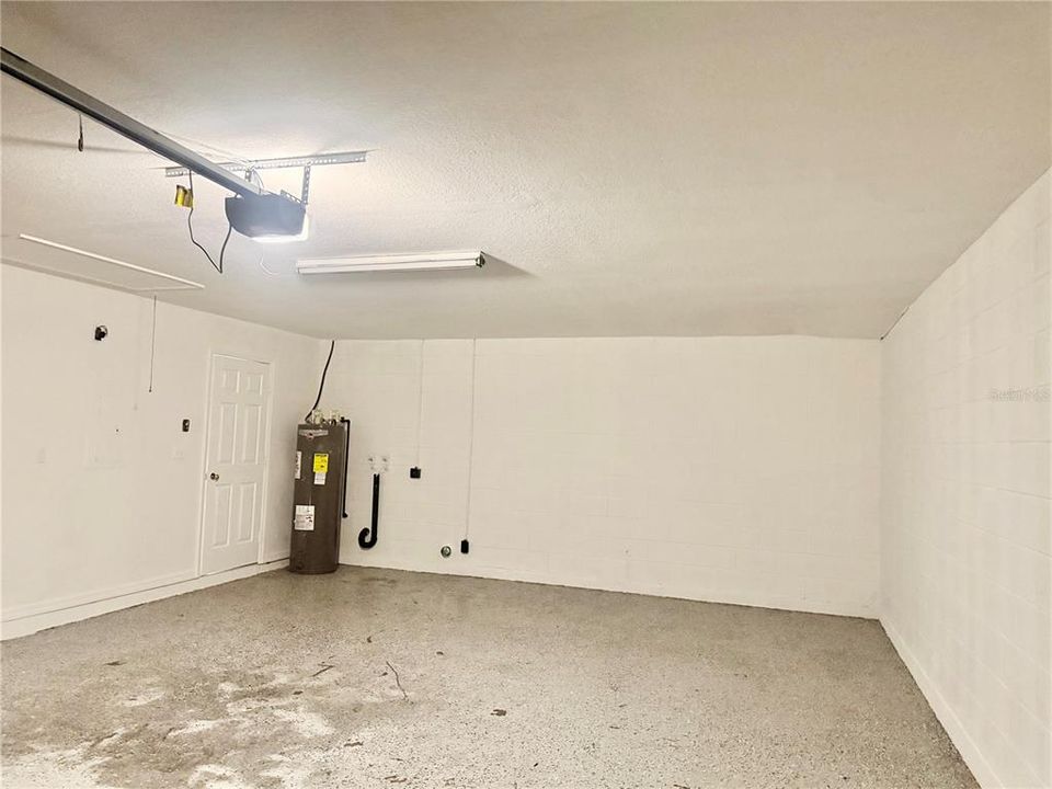 For Rent: $1,950 (3 beds, 2 baths, 1132 Square Feet)