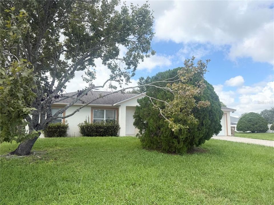 For Rent: $1,950 (3 beds, 2 baths, 1132 Square Feet)