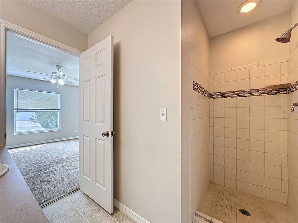 For Rent: $1,950 (3 beds, 2 baths, 1132 Square Feet)