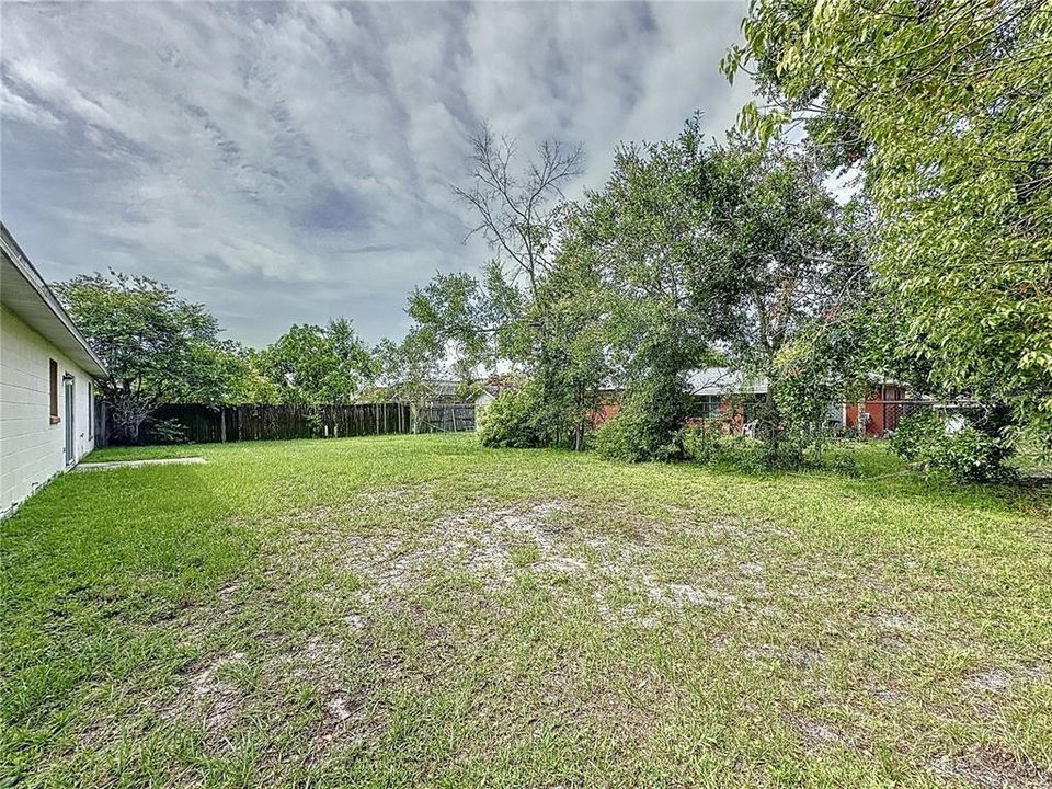 For Rent: $1,950 (3 beds, 2 baths, 1132 Square Feet)