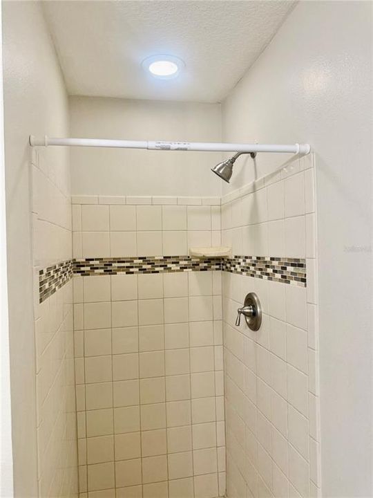For Rent: $1,950 (3 beds, 2 baths, 1132 Square Feet)