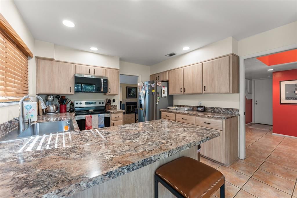 For Sale: $475,000 (3 beds, 2 baths, 1928 Square Feet)