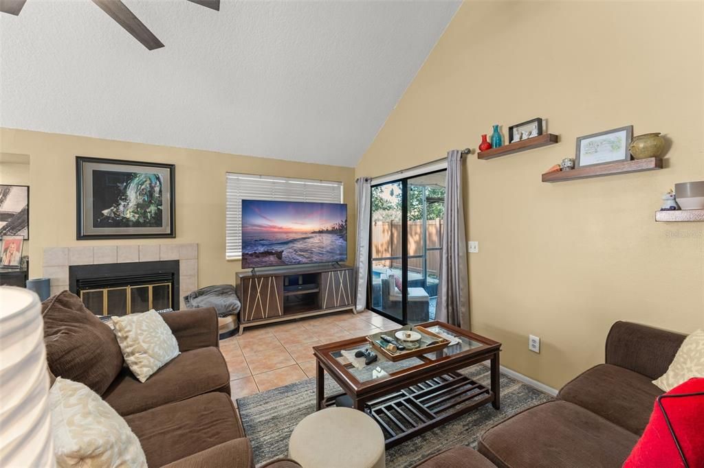 For Sale: $475,000 (3 beds, 2 baths, 1928 Square Feet)