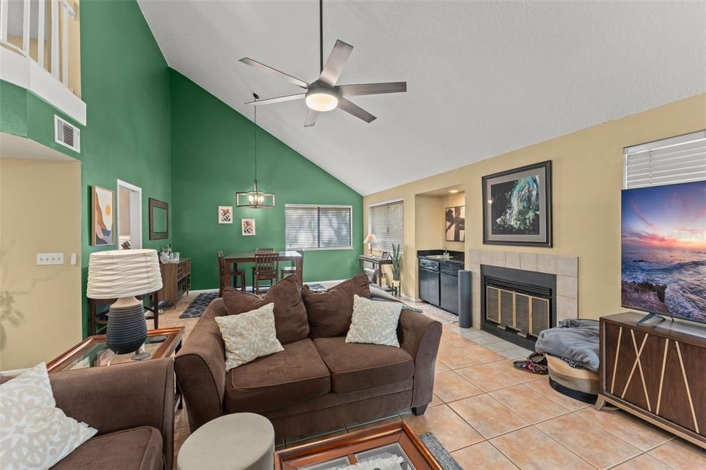 For Sale: $475,000 (3 beds, 2 baths, 1928 Square Feet)