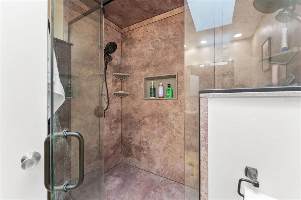 For Sale: $475,000 (3 beds, 2 baths, 1928 Square Feet)