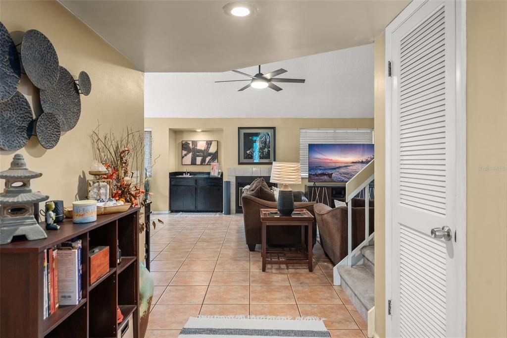 For Sale: $475,000 (3 beds, 2 baths, 1928 Square Feet)
