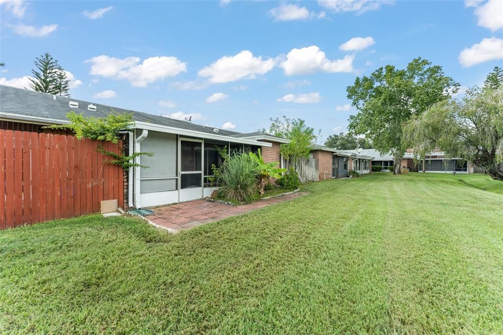 For Sale: $270,000 (2 beds, 2 baths, 1031 Square Feet)