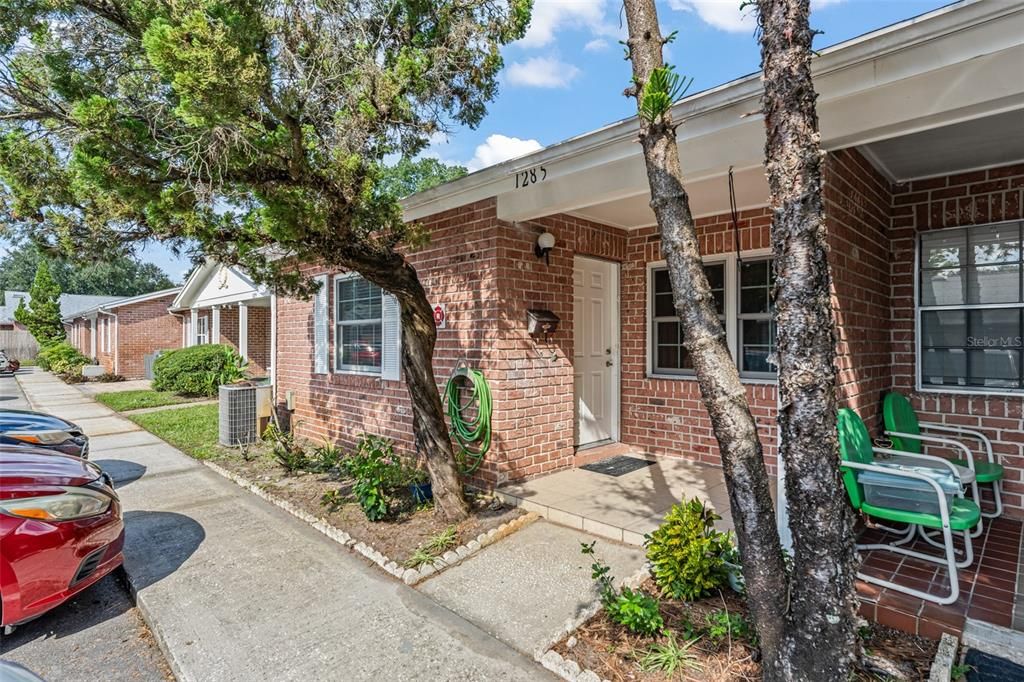 For Sale: $270,000 (2 beds, 2 baths, 1031 Square Feet)