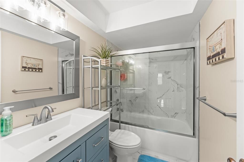 For Sale: $270,000 (2 beds, 2 baths, 1031 Square Feet)
